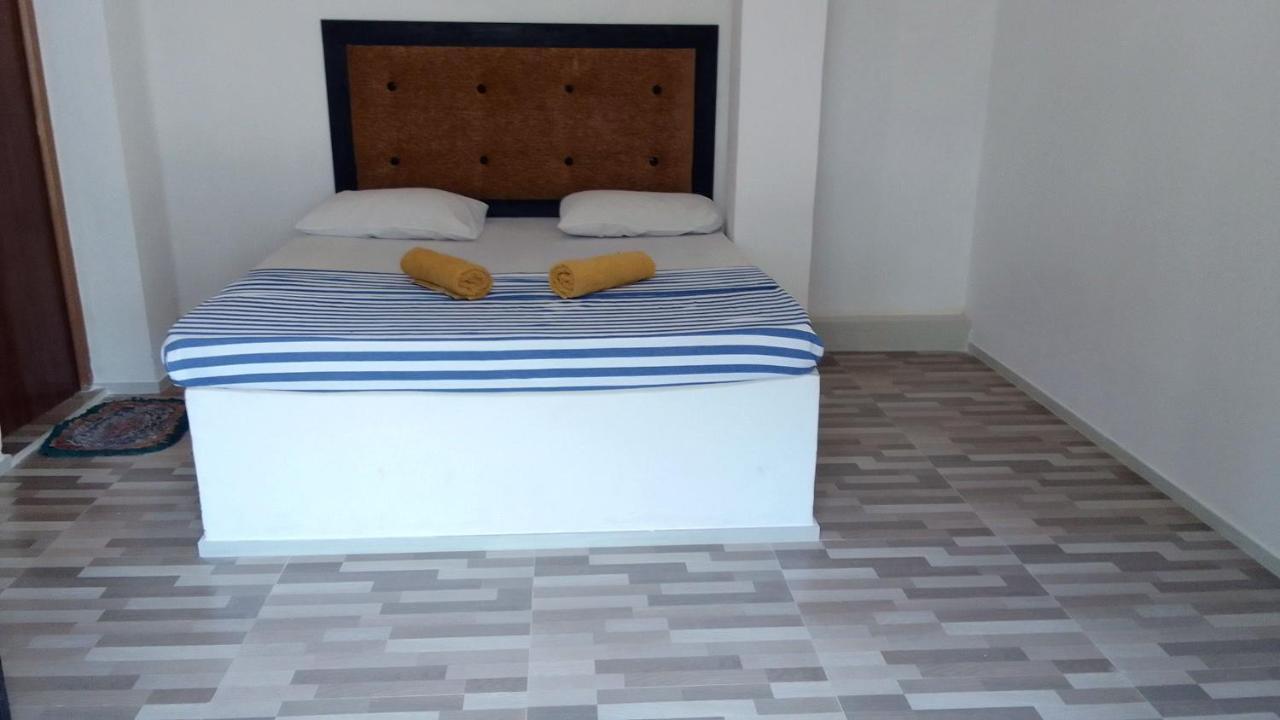 Big House Udawalawe Bed & Breakfast Ngoại thất bức ảnh