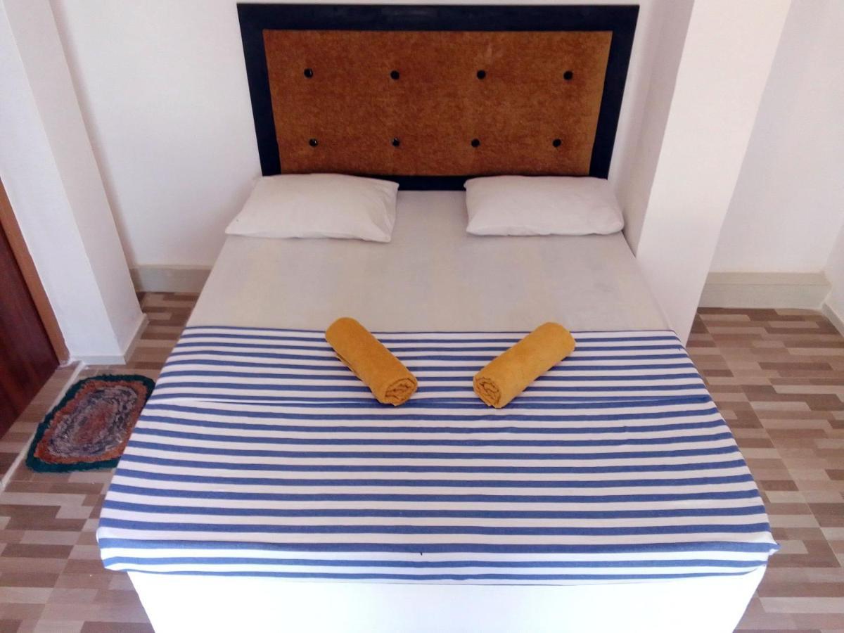 Big House Udawalawe Bed & Breakfast Ngoại thất bức ảnh