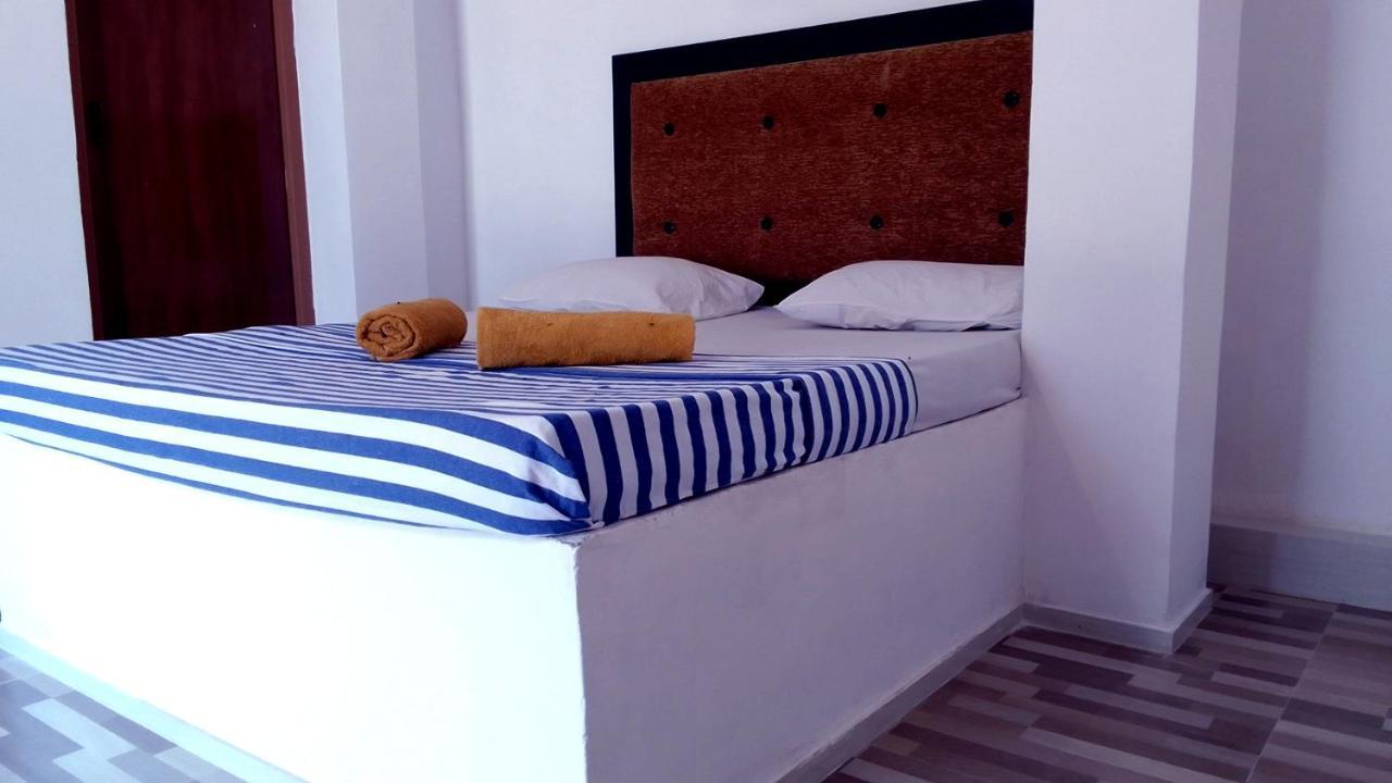 Big House Udawalawe Bed & Breakfast Ngoại thất bức ảnh