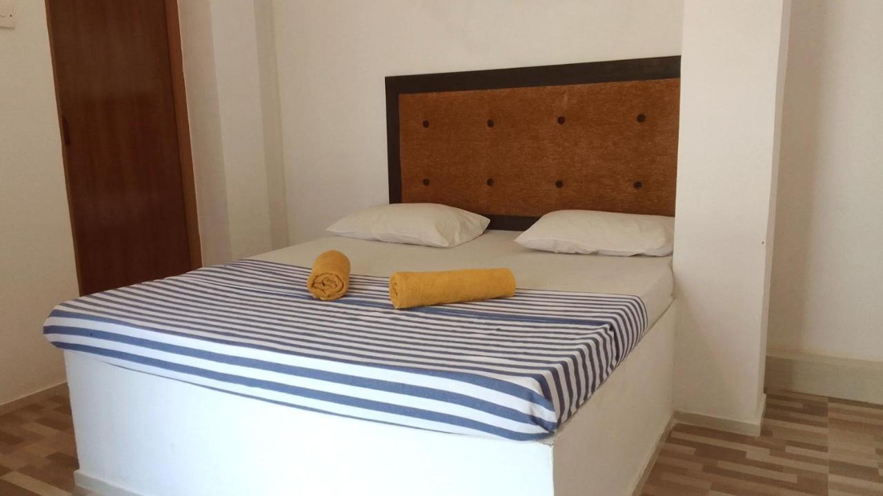 Big House Udawalawe Bed & Breakfast Ngoại thất bức ảnh