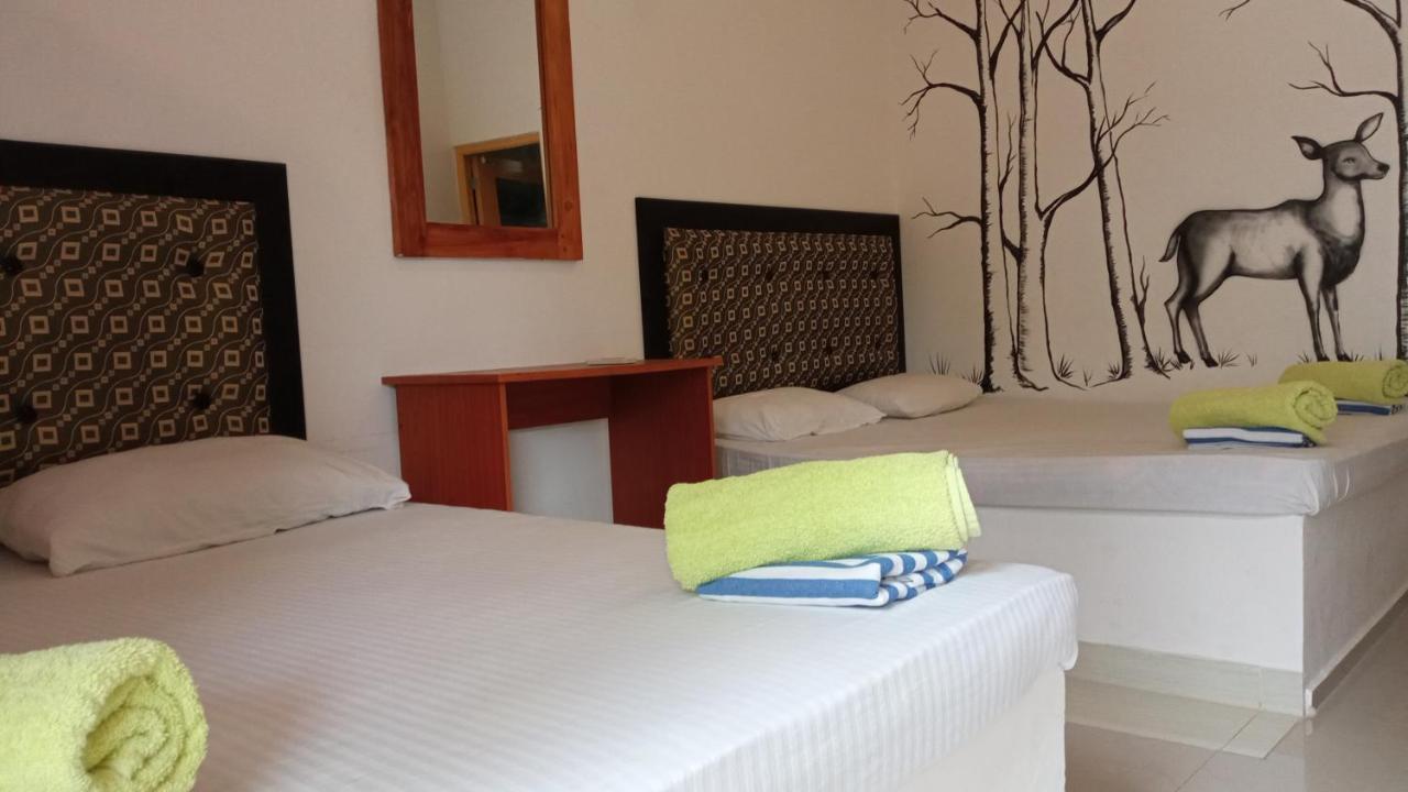 Big House Udawalawe Bed & Breakfast Ngoại thất bức ảnh