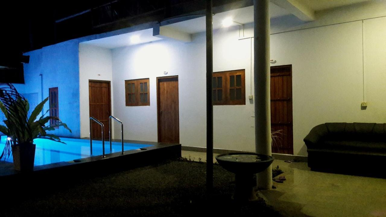 Big House Udawalawe Bed & Breakfast Ngoại thất bức ảnh
