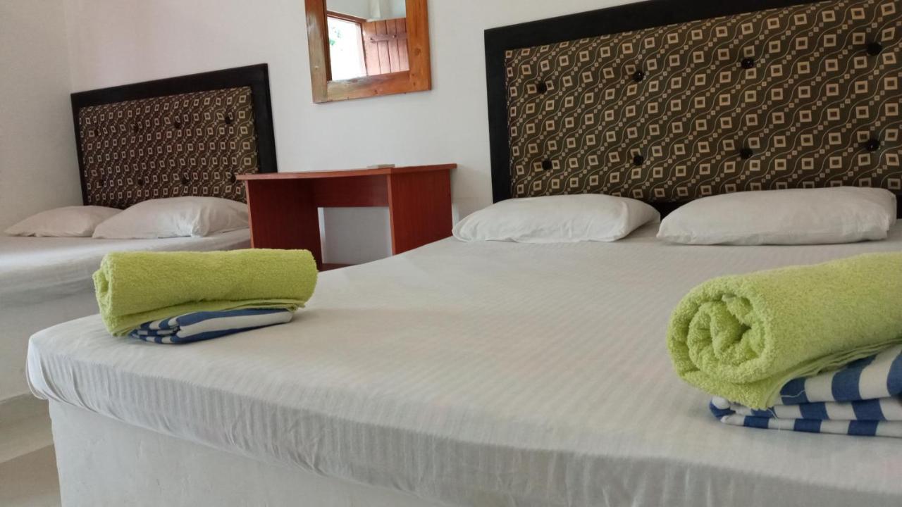 Big House Udawalawe Bed & Breakfast Ngoại thất bức ảnh